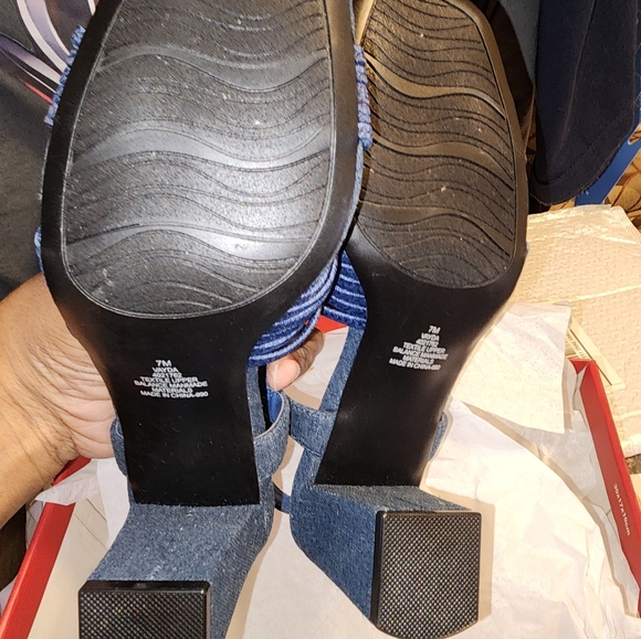 Lady's MPO shoes in a size 7M - Picture 3 of 5